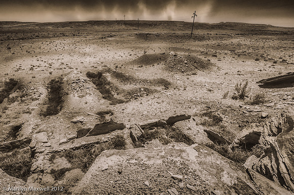 Anazazi Ruins With Dragline Plumes